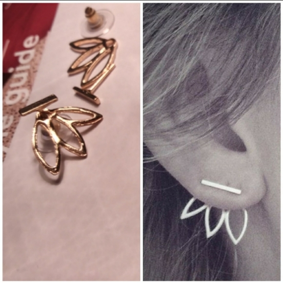 💓 LAST ONE 🆕🌸 Water Lily Ear Stud - Picture 4 of 8